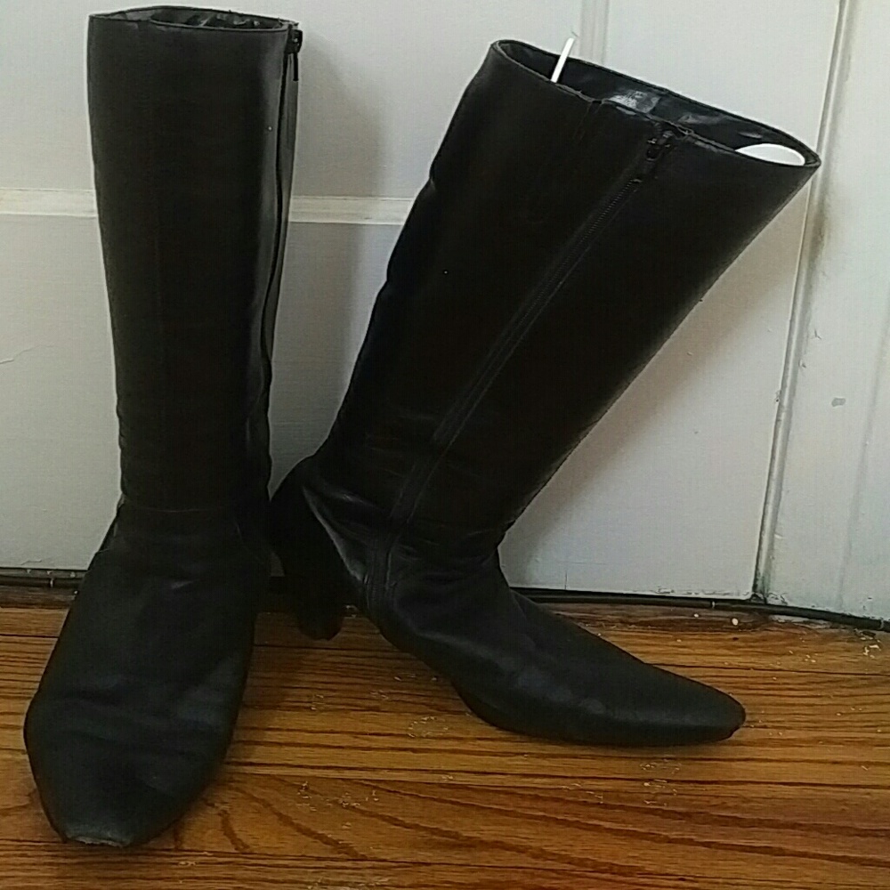 Black leather knee high boots NY Transit 9M